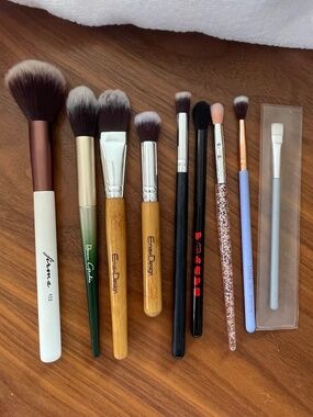 NWOT Set of 9 Mixed Makeup Brushes